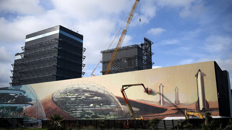 نگاهی به کنسول دستی گیمینگ ویندوزی غول‌پیکر Ayaneo